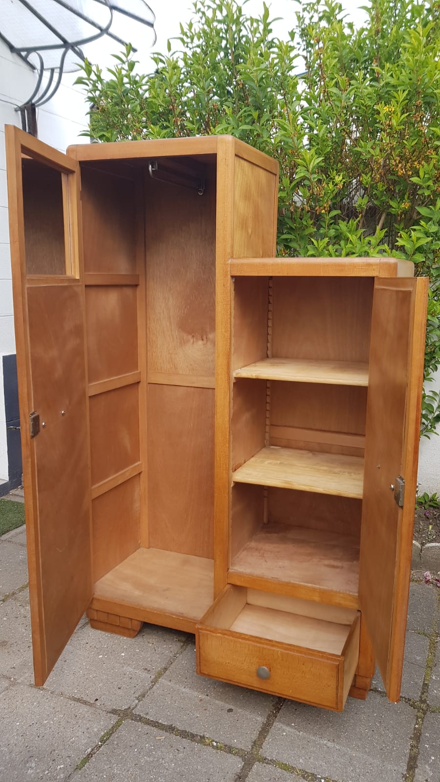 Asymmetrical cabinet 1940