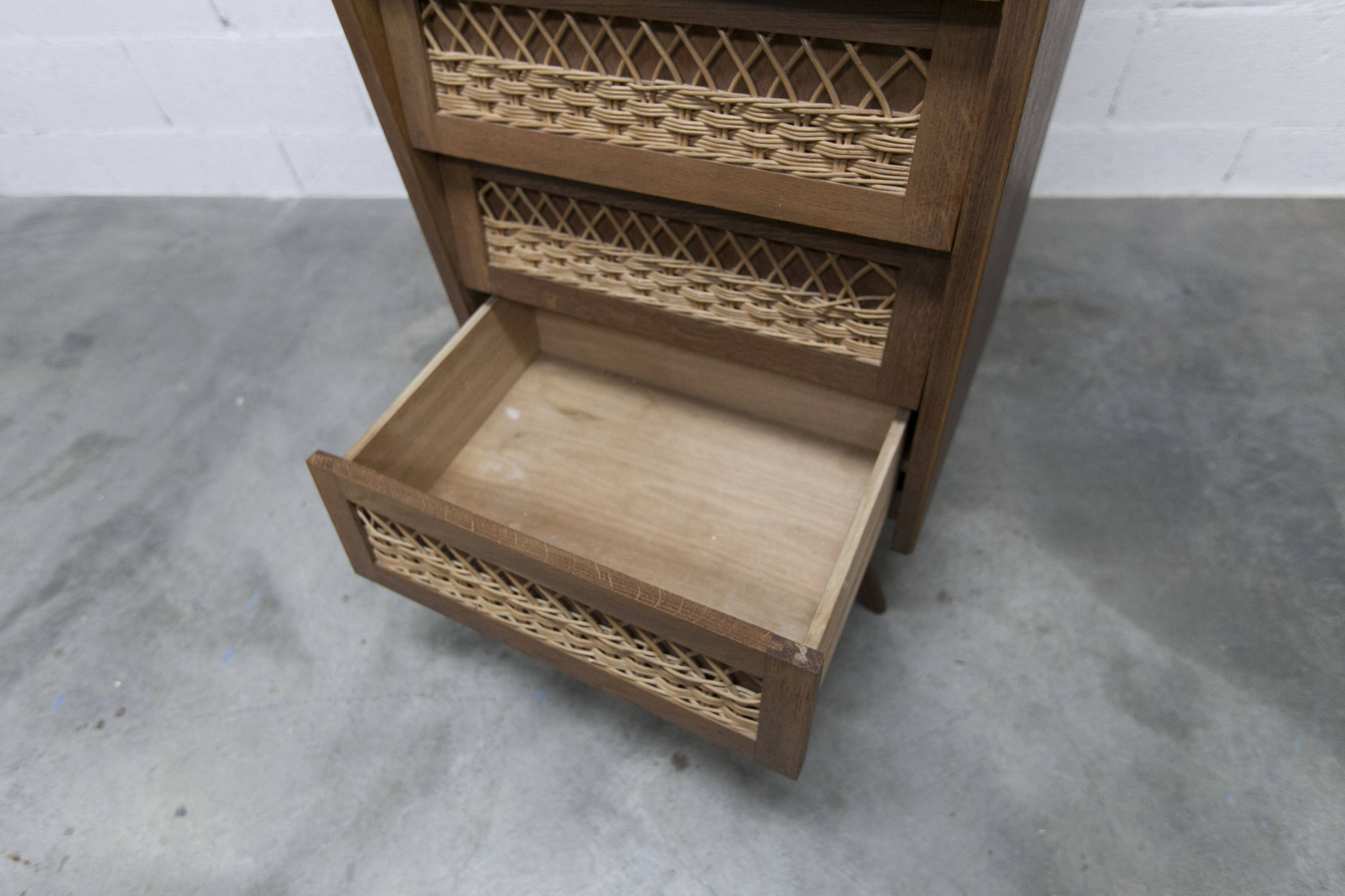 Chiffonnier pieds compas chêne et rotin années 50-60
