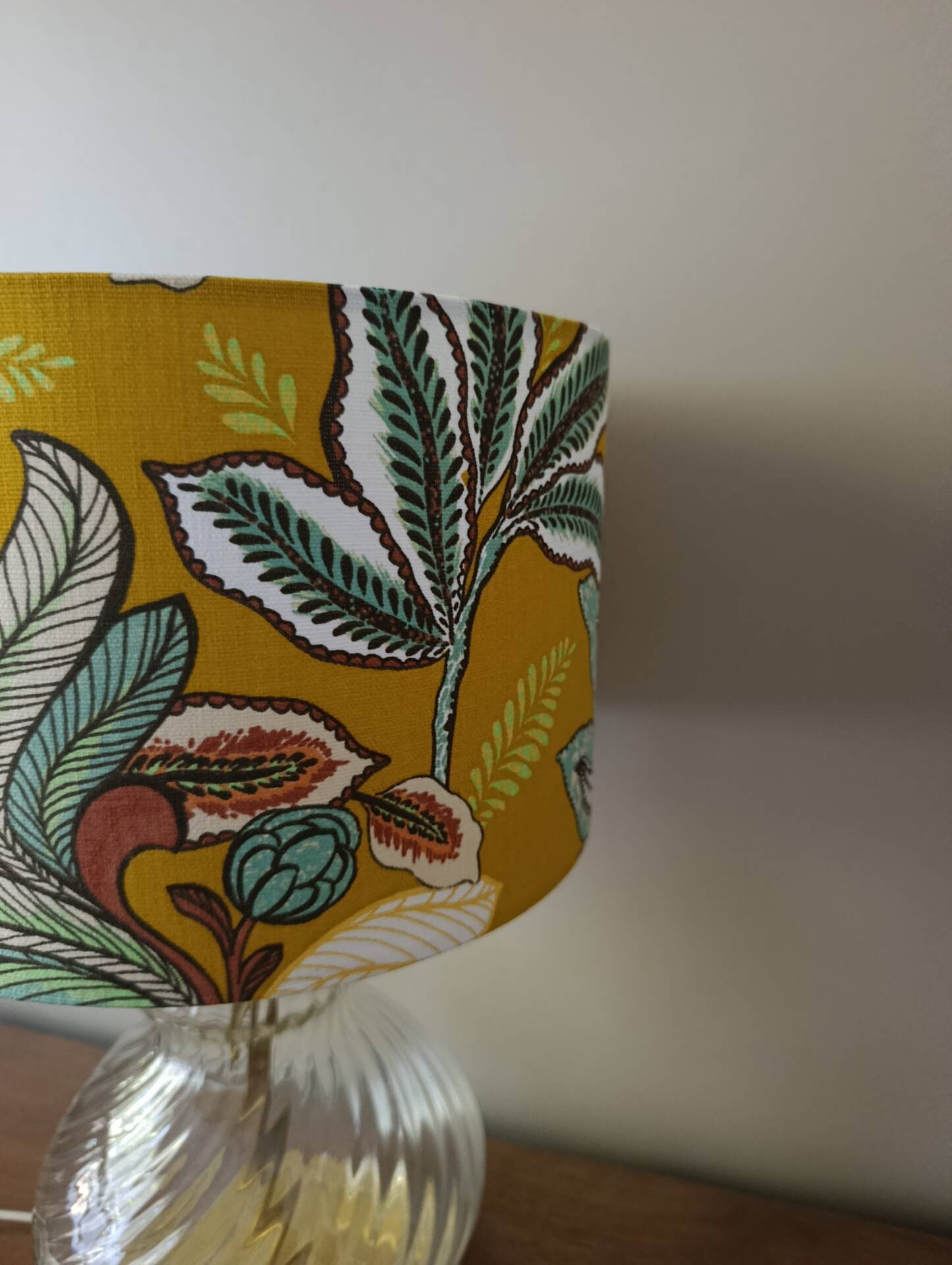 Hollywood Regency style lamp | Chic printed botanical lampshade