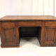 Bureau ministre en chêne richement sculpté, circa 1880