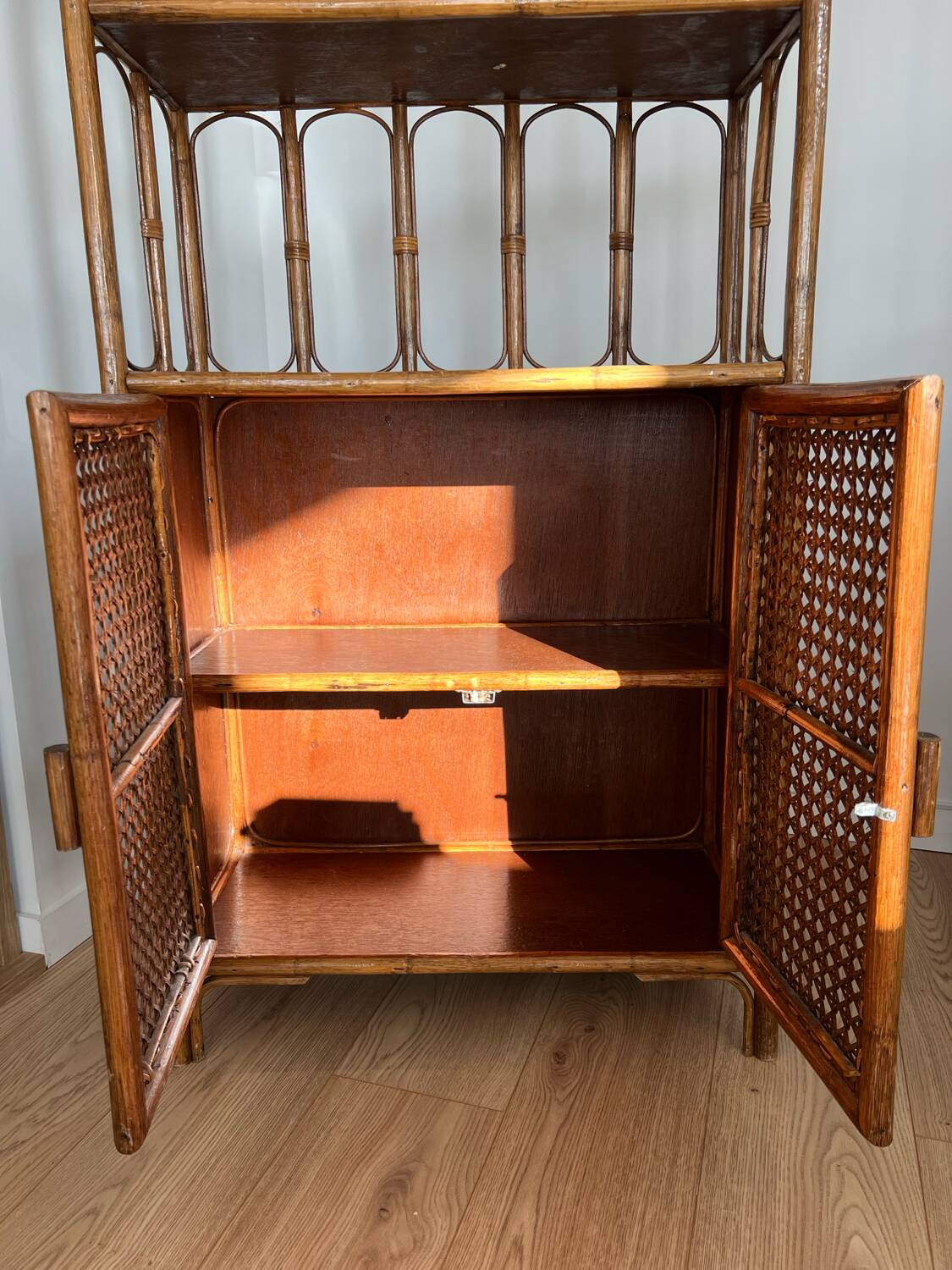 Vintage bamboo and rattan shelf/bookcase