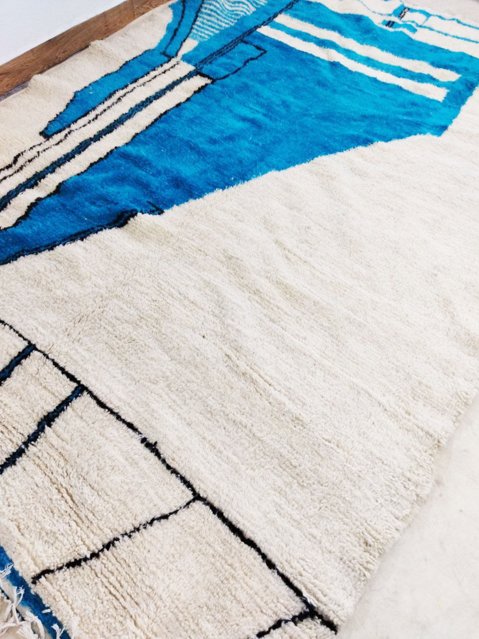 Moroccan Berber Carpet 313x215cm