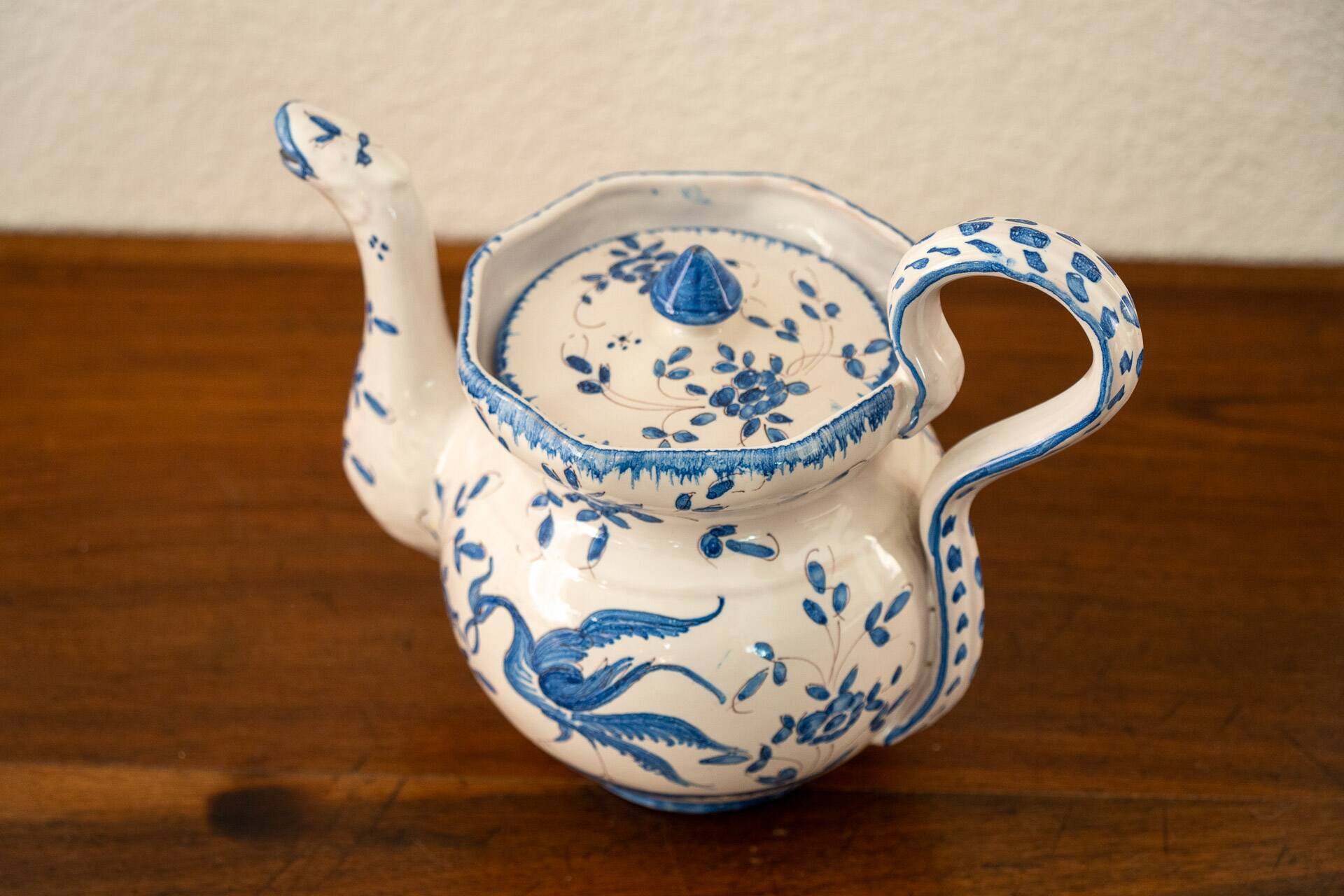 Very beautiful earthenware teapot from Martres-Tolosane with Moustiers decorations