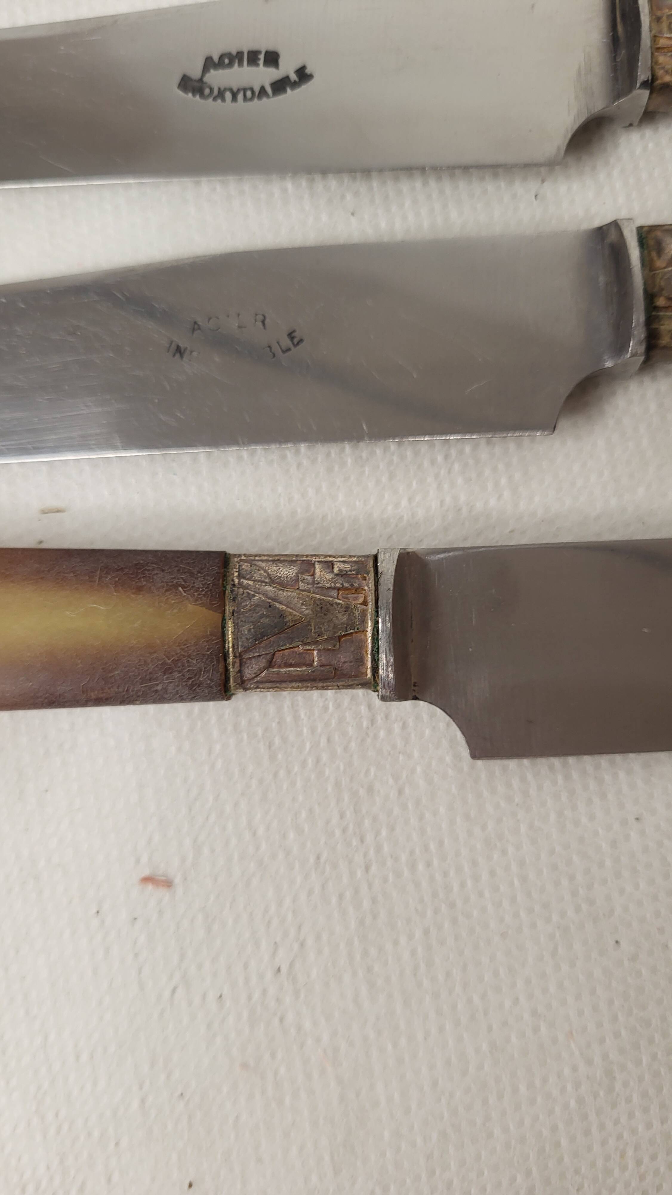 12 bakelite knives with steel blade