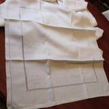 table service 2 tablecloths + 11 mono GC napkins in mixed color