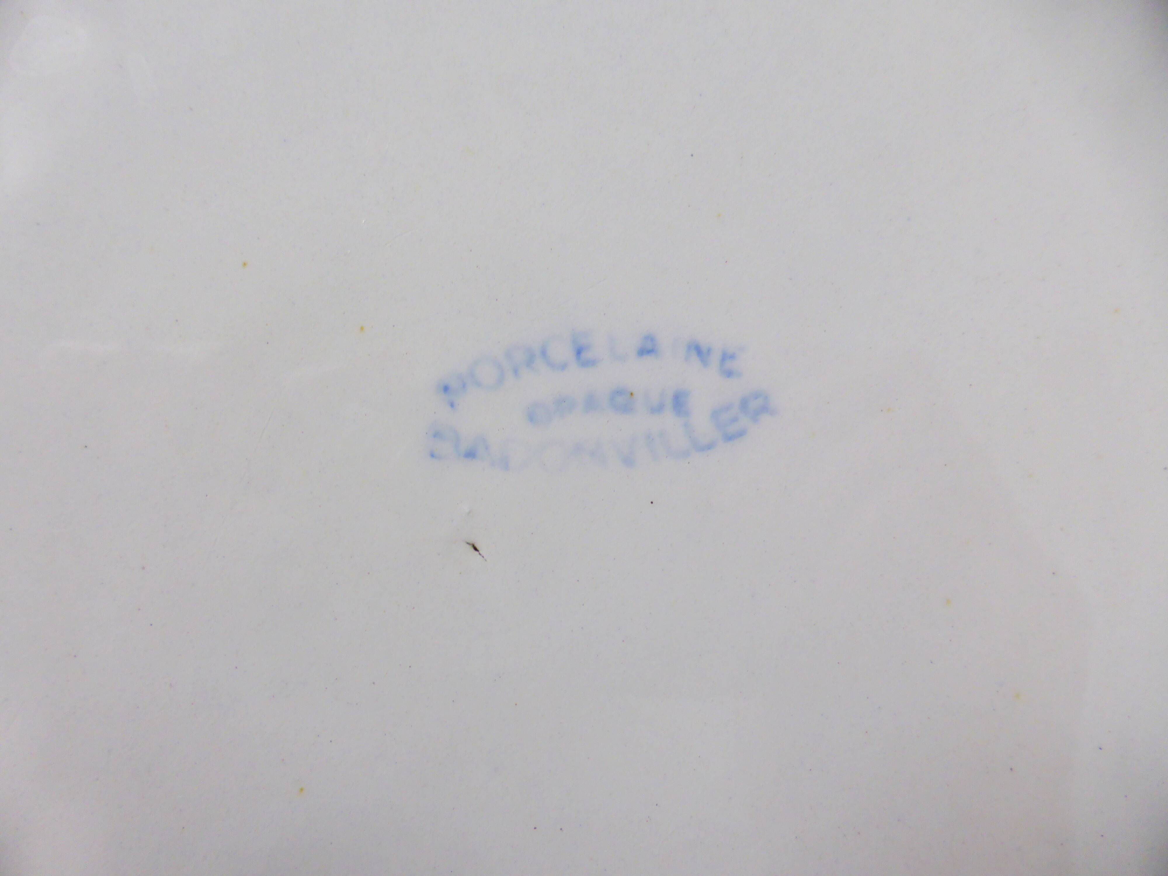 Serving dish from the Badonviller factory 210399