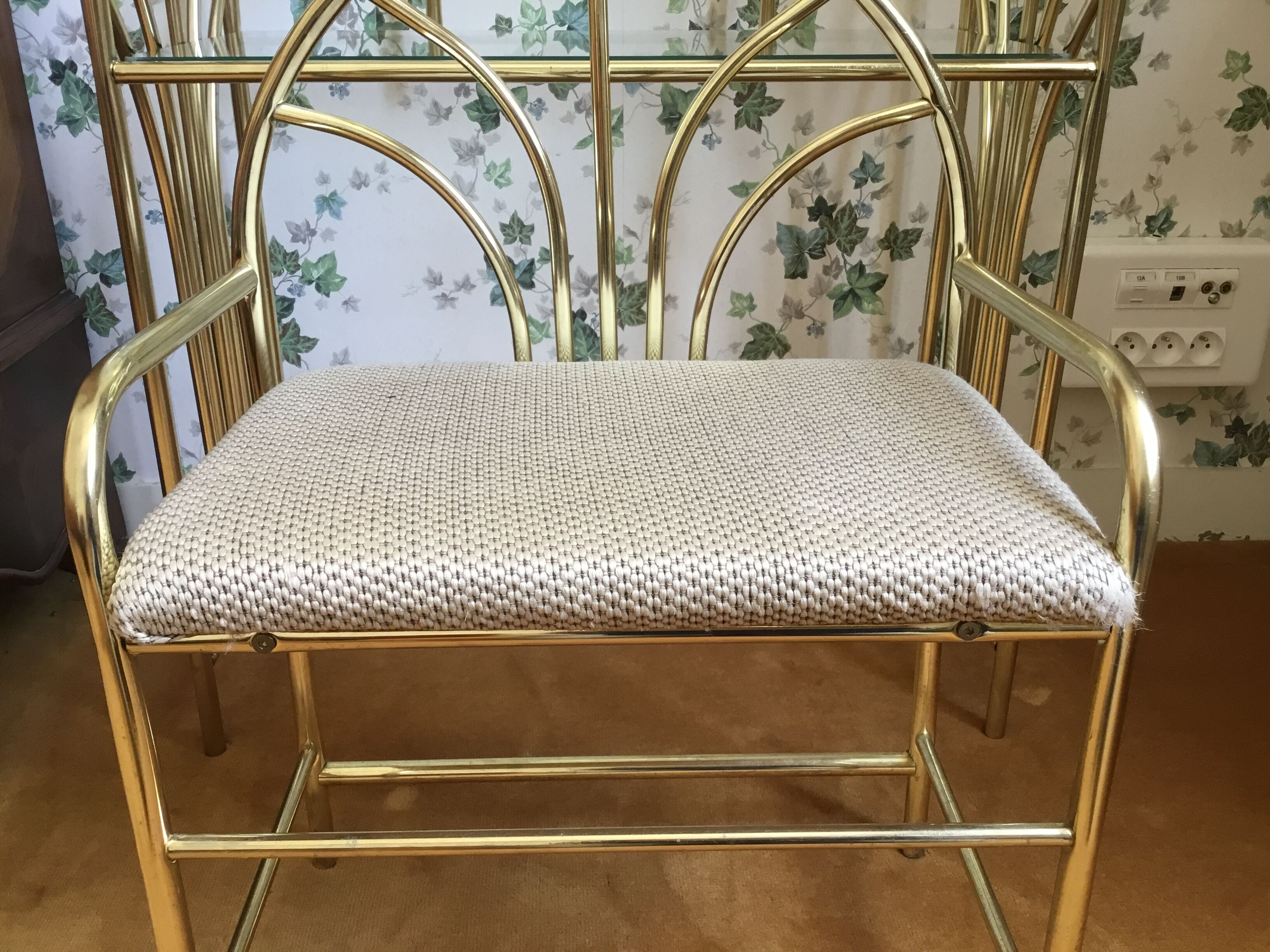 Hairdresser gold metal