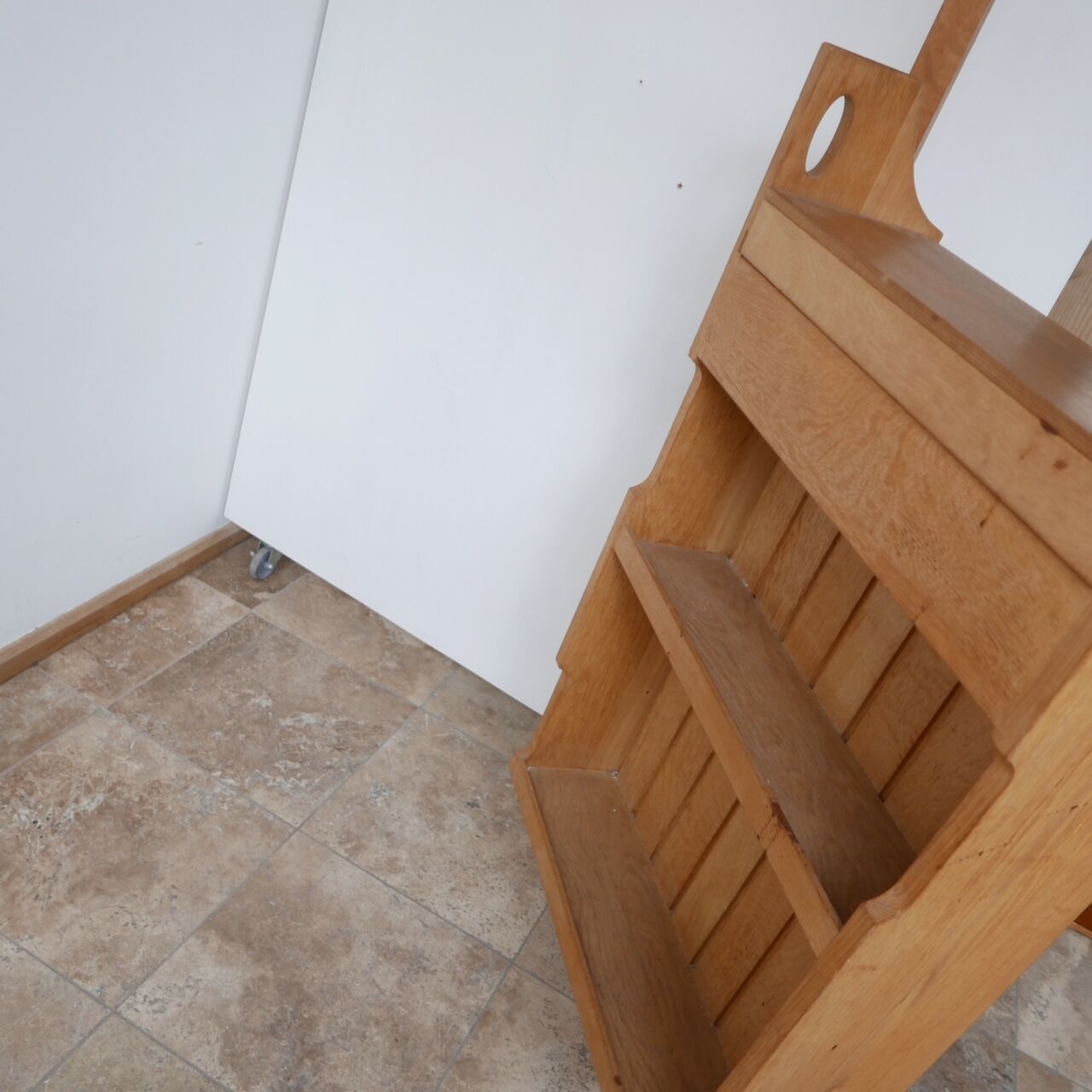 Guillerme et Chambron shelf