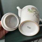 Ancienne cafetière / verseuse en Porcelaine de Limoges – Décor Rose et