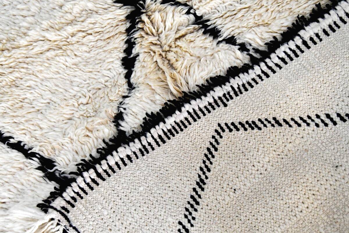 Berber carpet Beni Ouarain white 230 x 140 cm