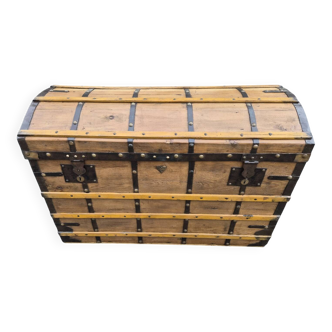 Treasure chest toy trunk pirate ancient