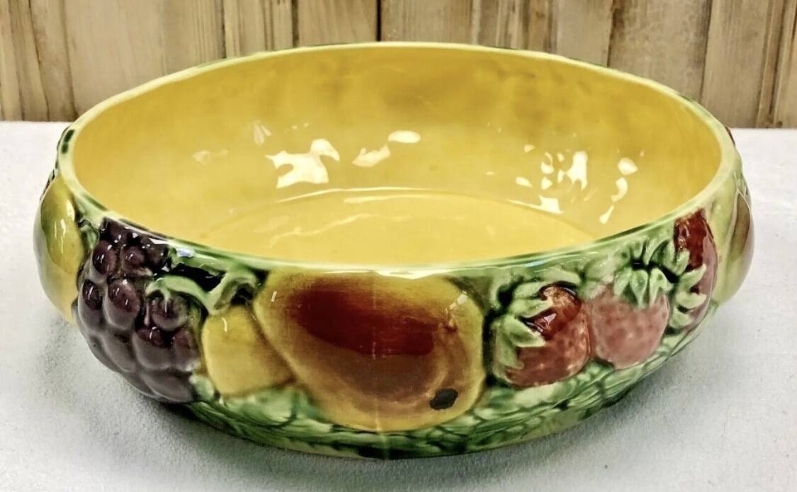 Old Sarreguemines barbotine fruit bowl salad bowl circa 1920