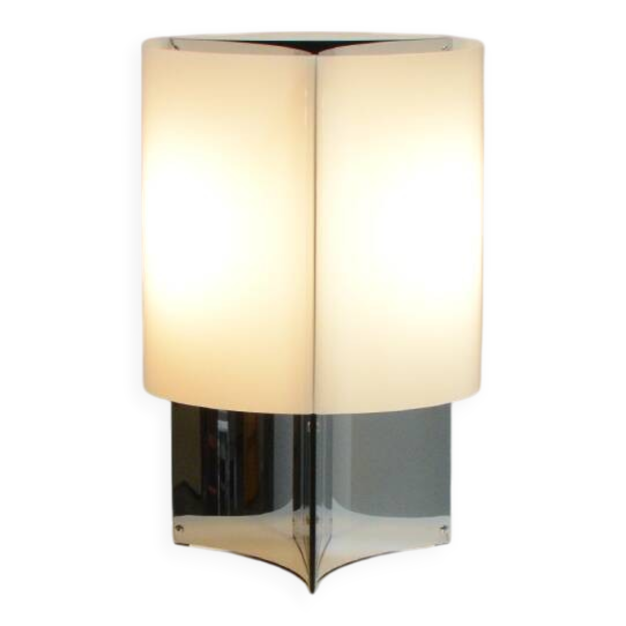 Model 526/p table lamp by Massimo Vignelli for Arteluce, 1960s Italy.