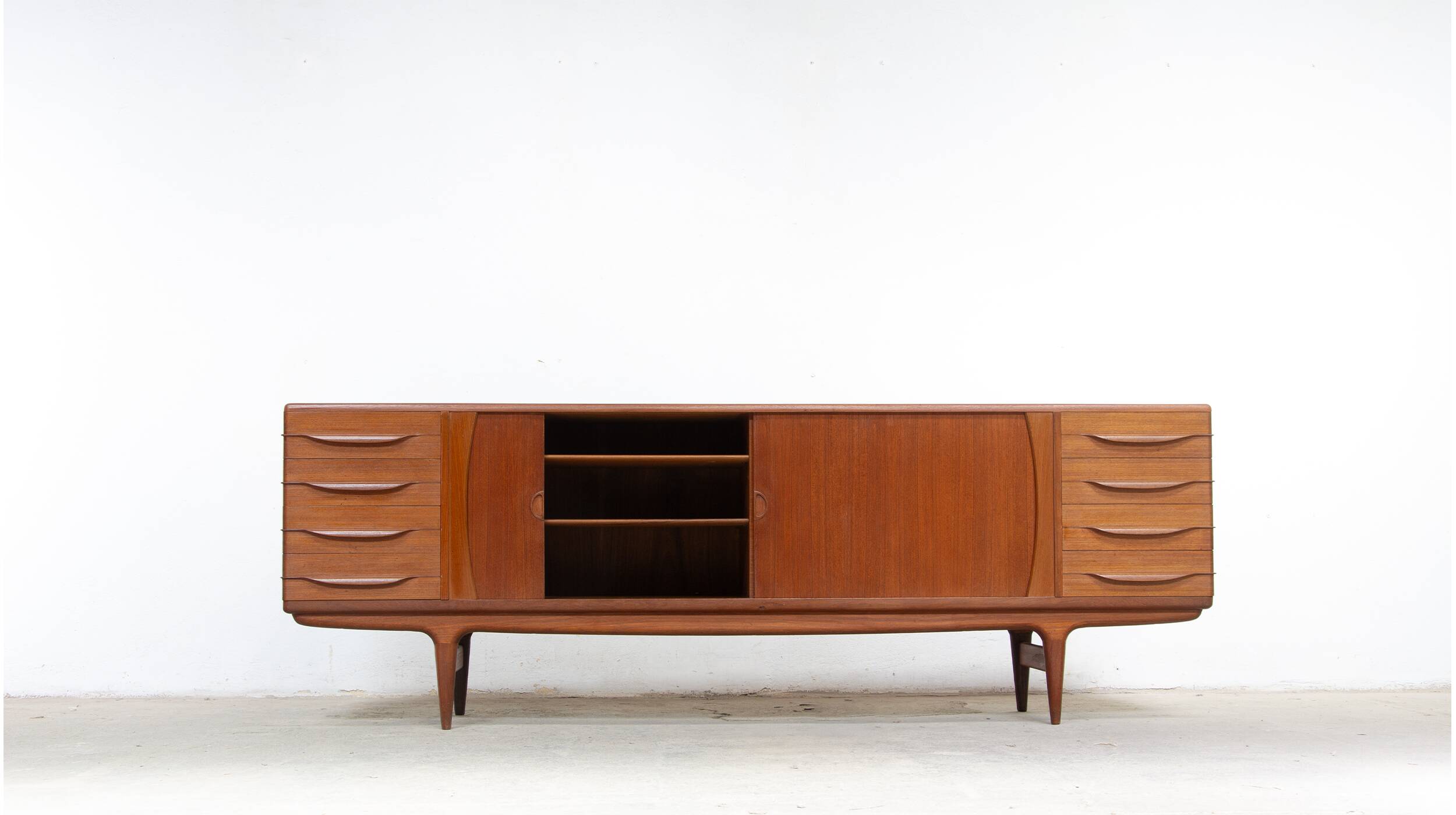 Enfilade U15 Johannes Andersen for Uldum Mobelfabrik