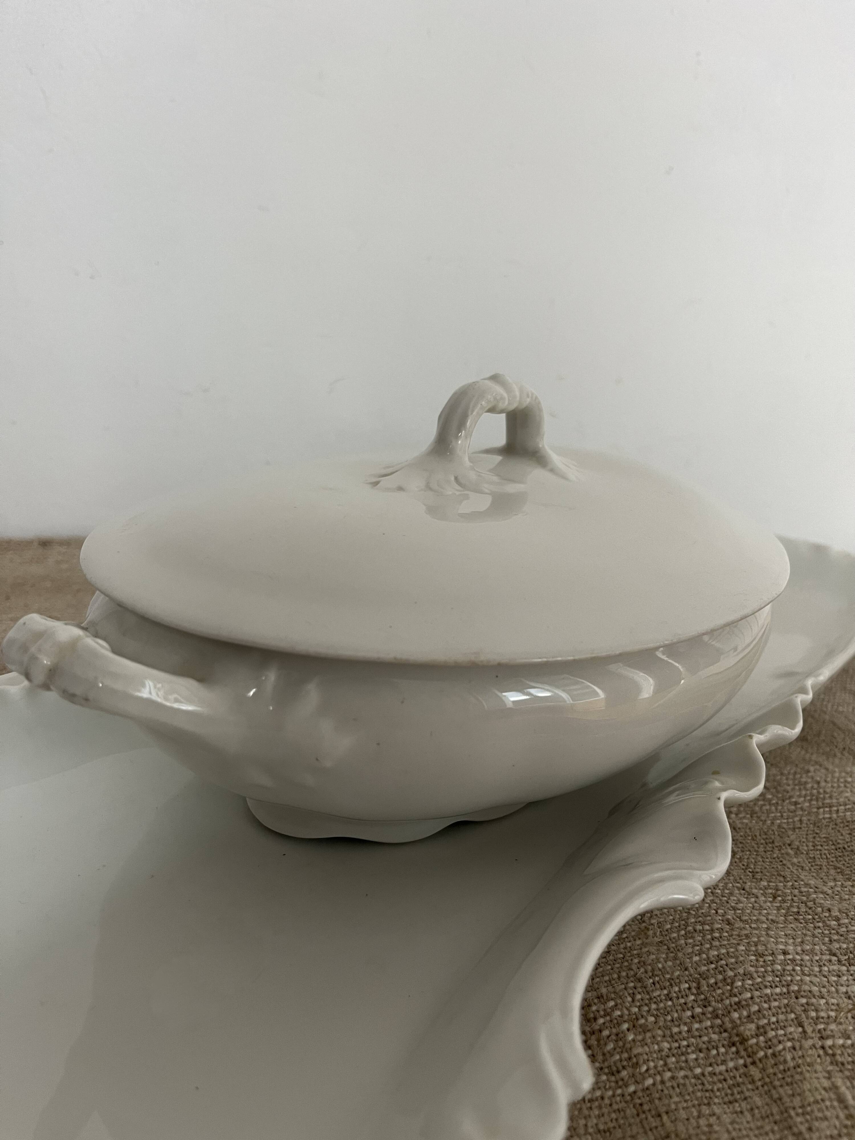 White earthenware vegetable dish, Maekin England