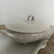 White earthenware vegetable dish, Maekin England