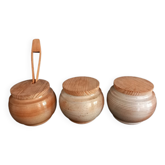 Sandstone pots