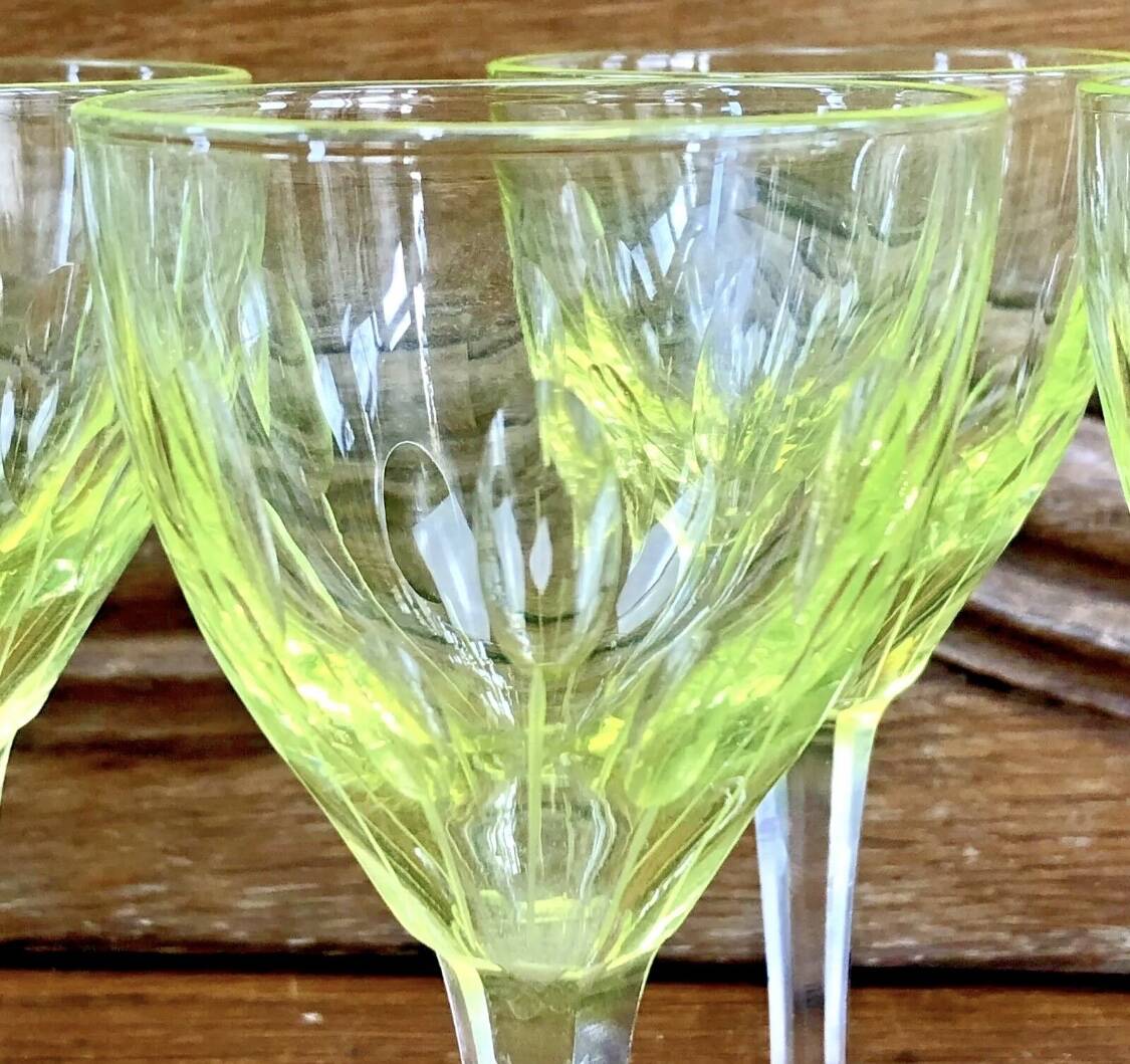 Service de 5 verres à vin aperitif en ouraline