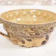 Marbled earthenware baking mould with handle – jaspé, 19th / early 20th c.