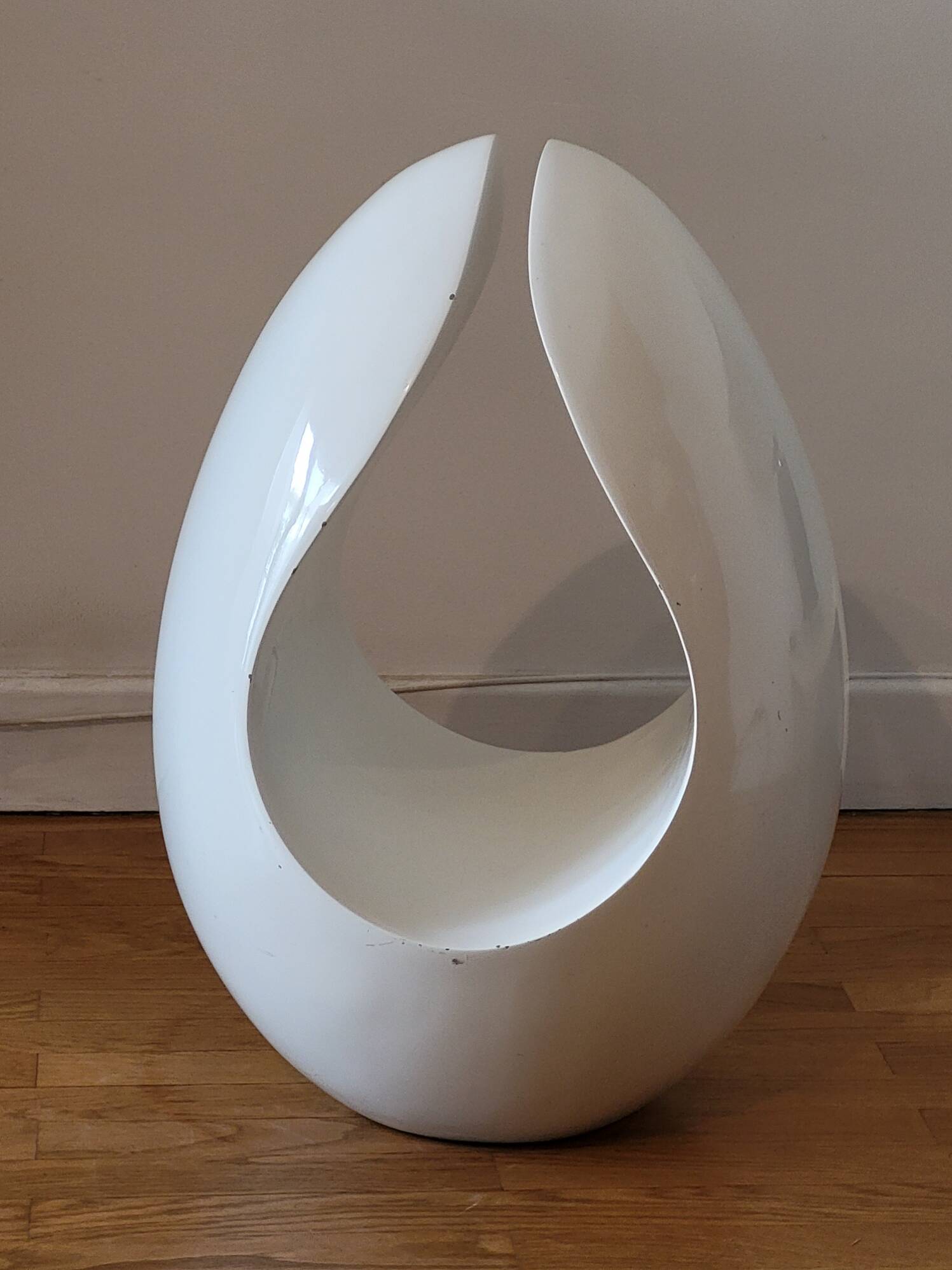 White ovo magazine holder by stamp space age vintage