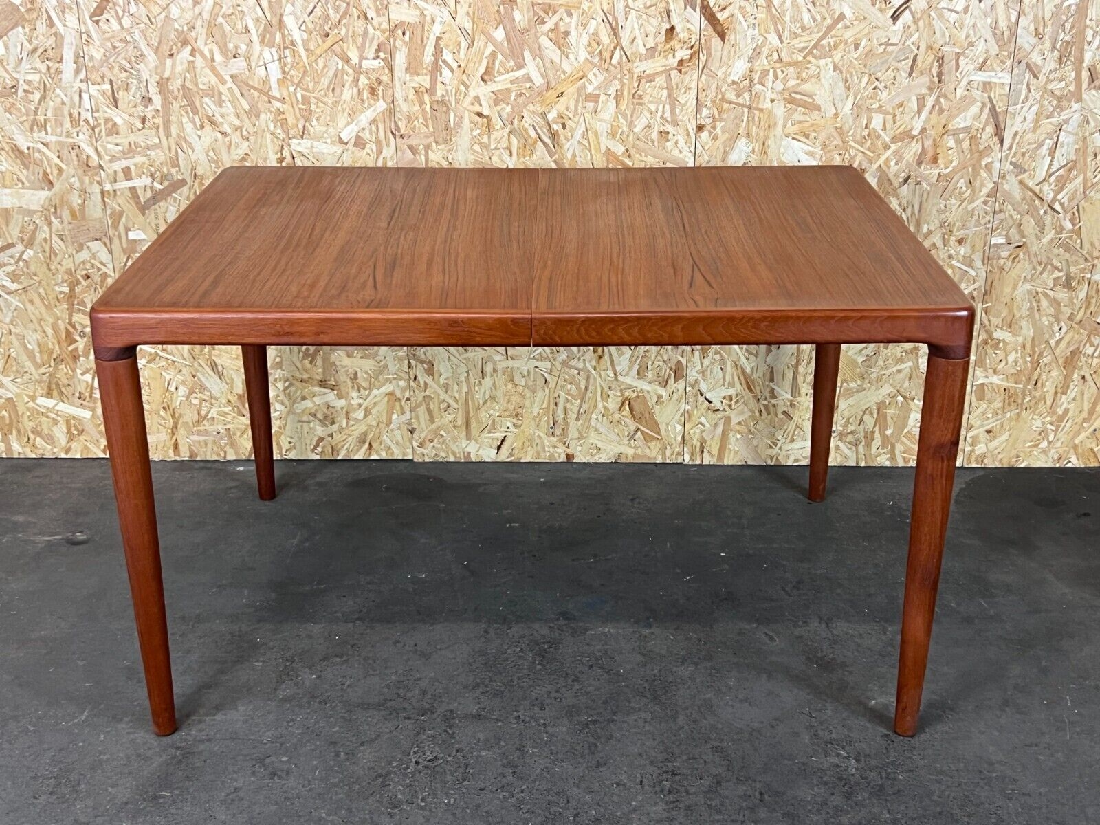 Teak dining table danish design, 60s 70s