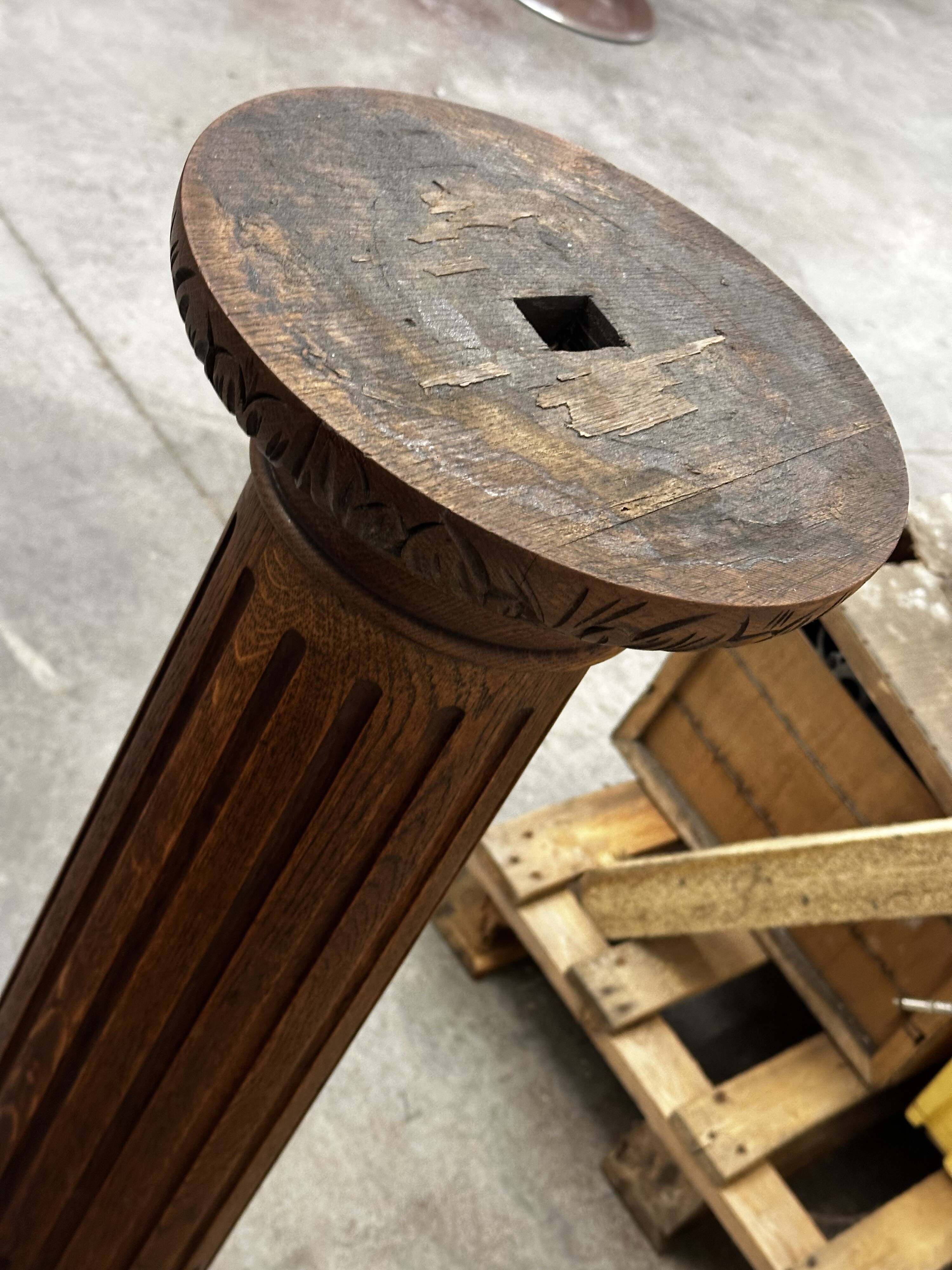 Fluted column in carved and molded wood - circa 1900