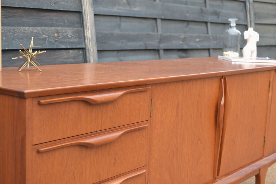 Enfilade by Jentique, "wave" handles * 183 cm