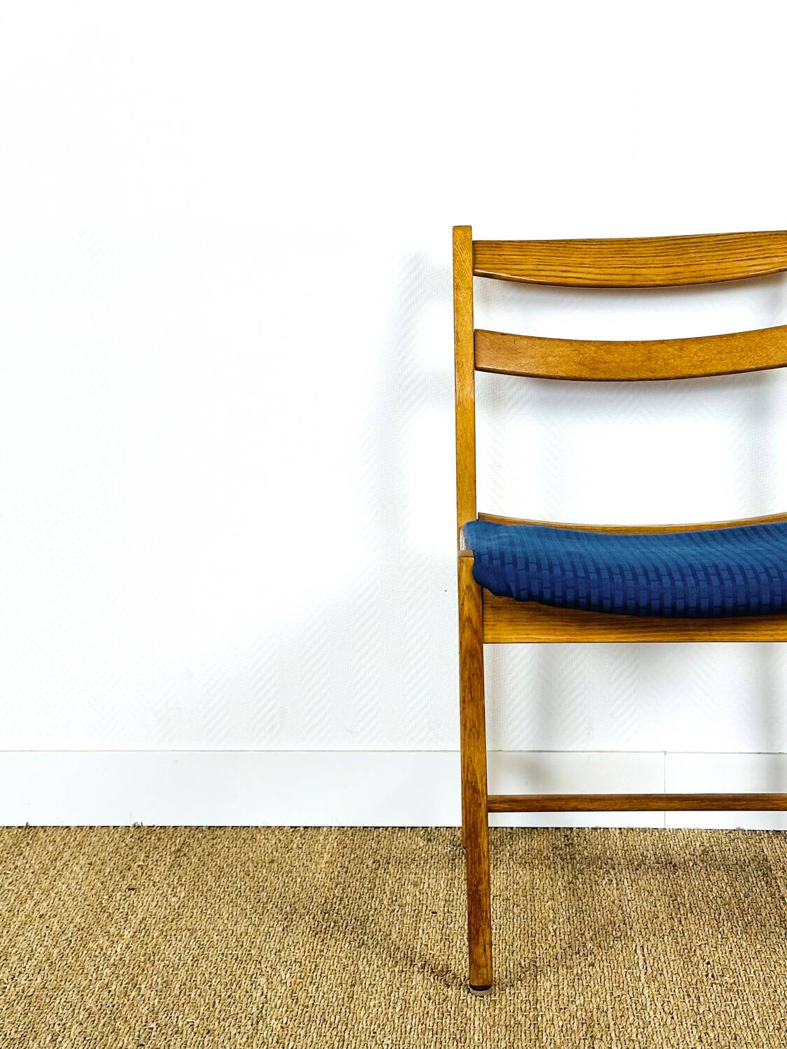 6 Scandinavian oak chairs from the 1960s.