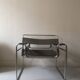 Fauteuil métal et cuir gris wassily par Marcel Breuer