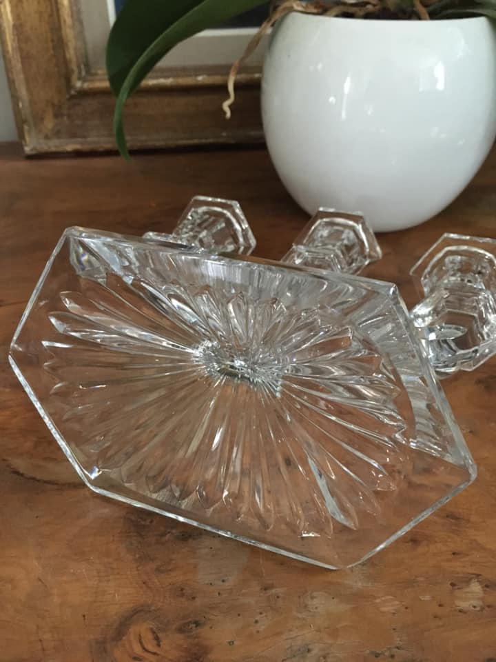 Three-pointed glass candlestick