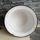 1900 white enamelled pot