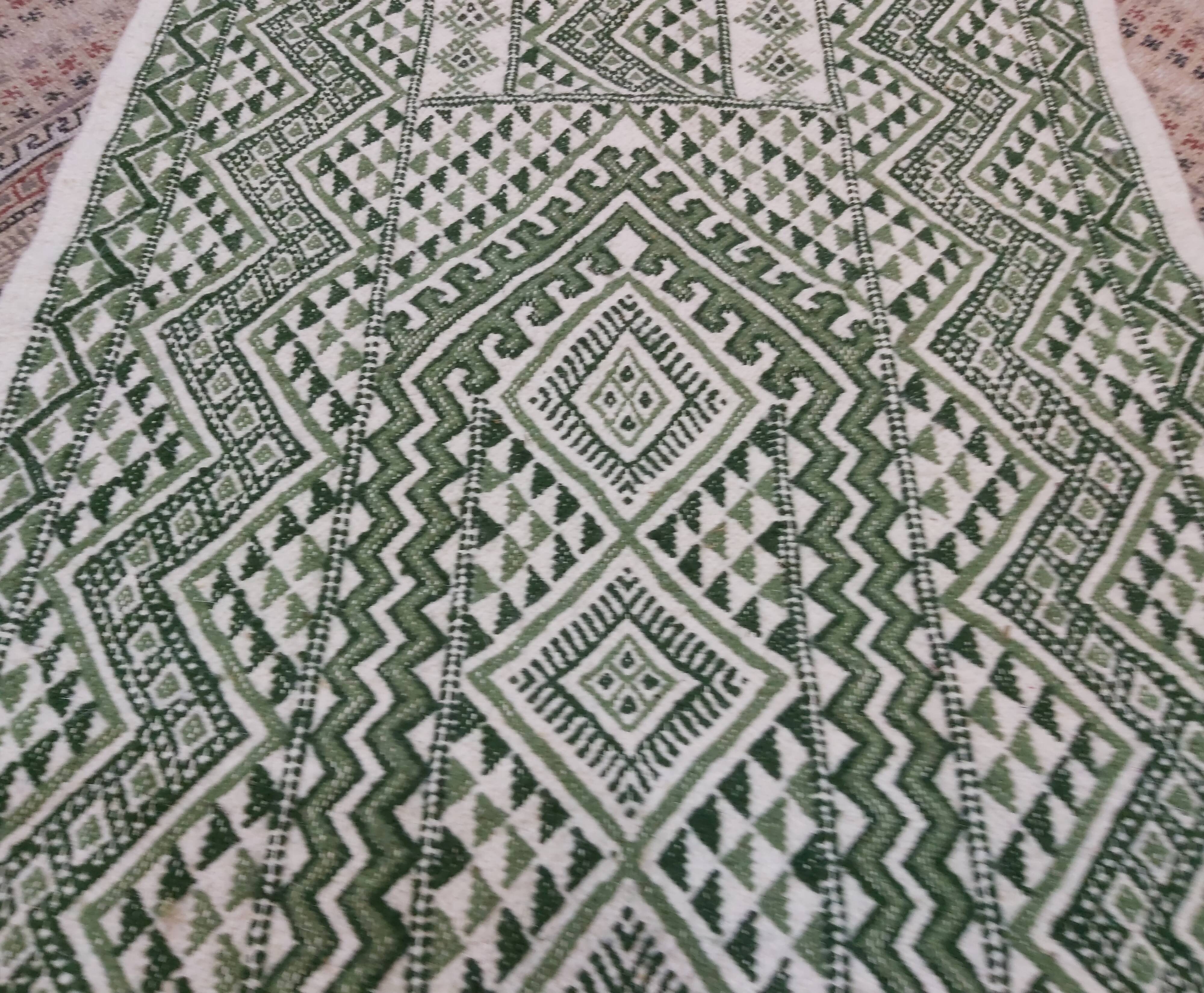 Classic white and green carpet handmade in pure wool