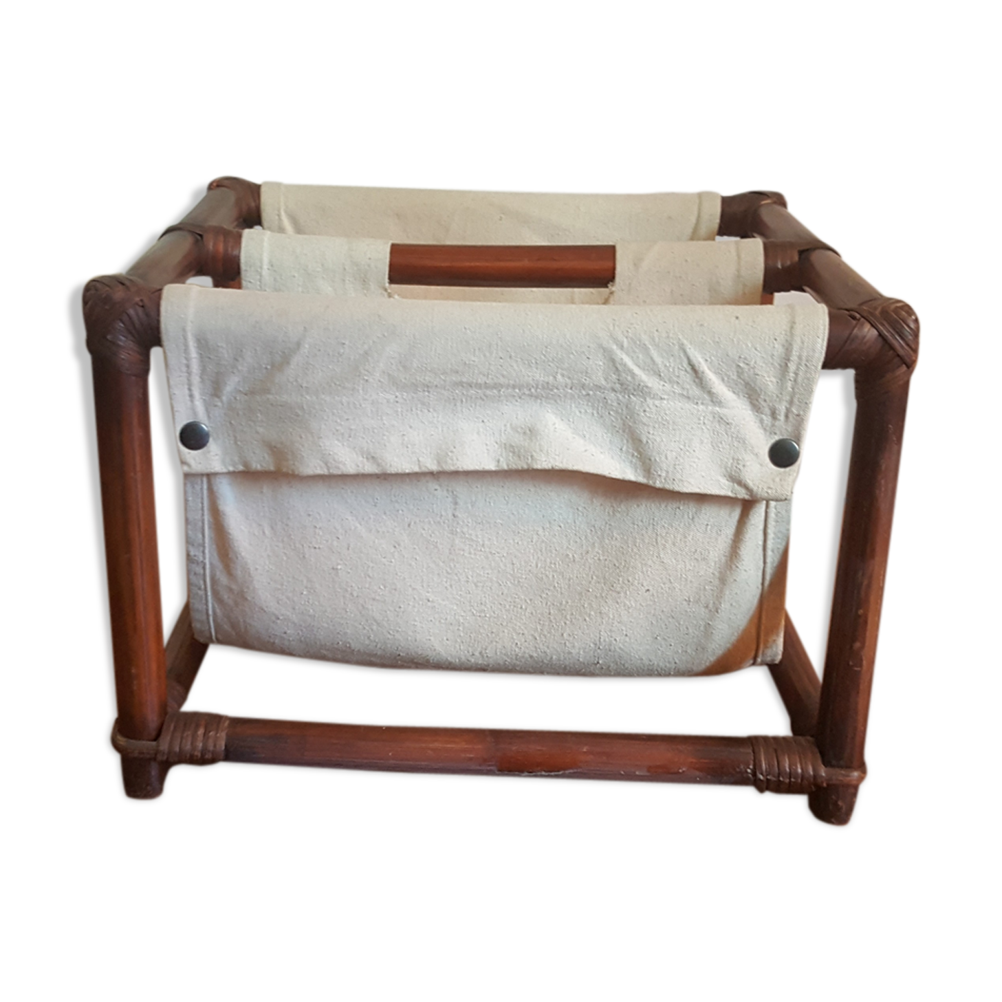 Rattan review holder