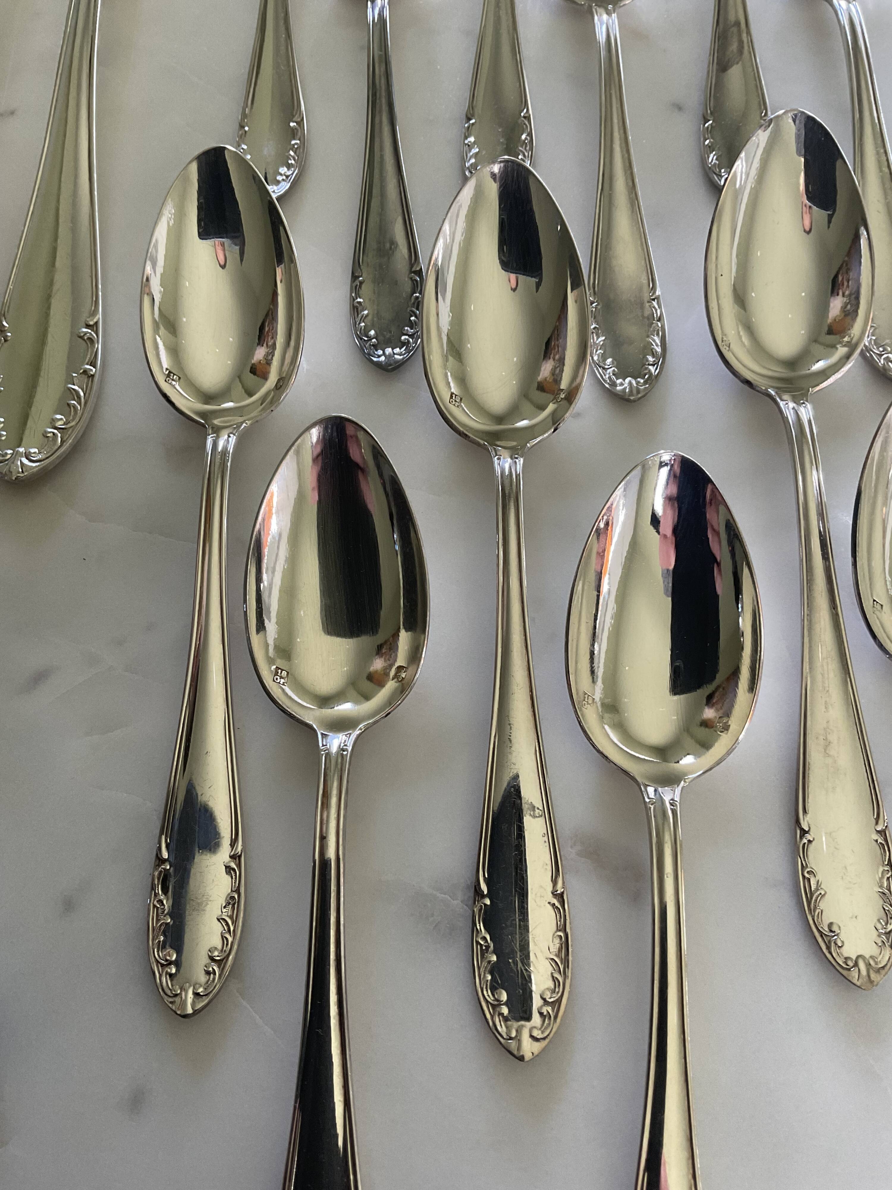 37-piece cutlery set. Silver-plated metal. Vintage