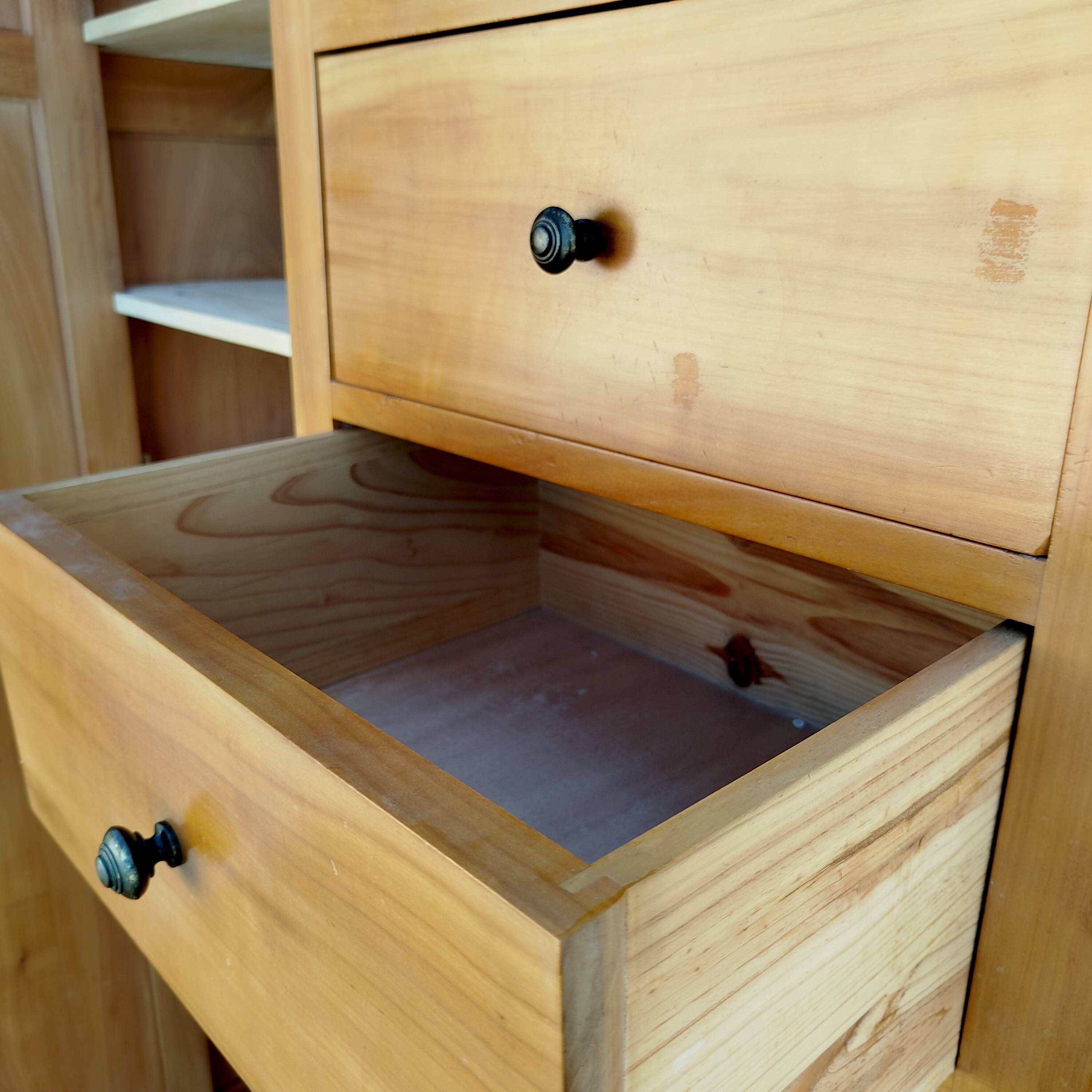 Asymmetrical furniture with compass feet from the 50s/60s