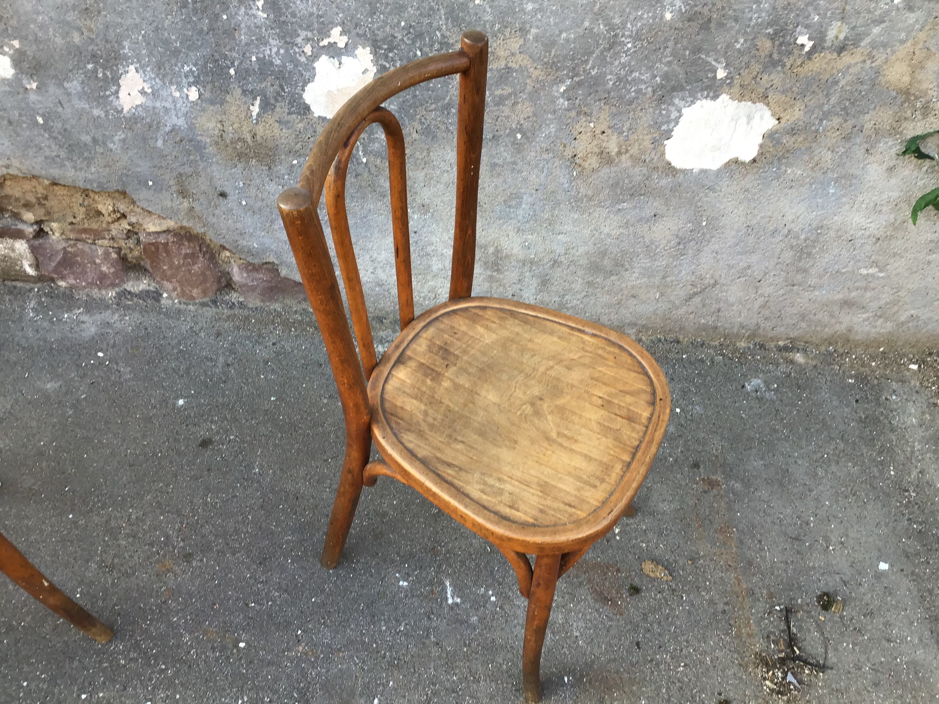 2 chairs Viennese bistro Thonet