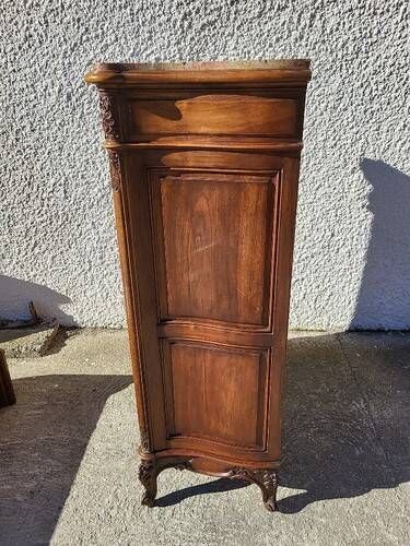 Rococo cabinet in walnut