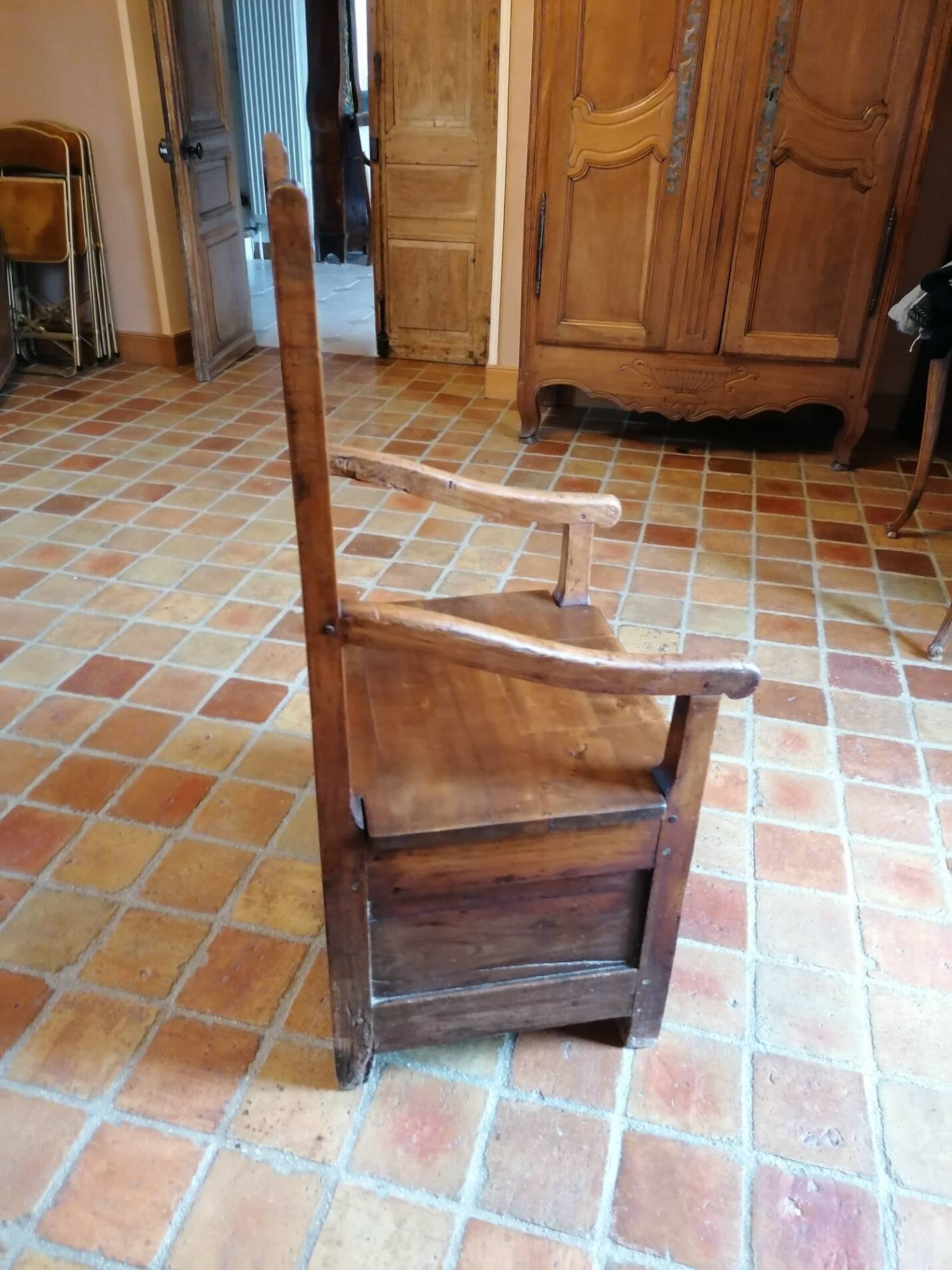 Antique solid wood trunk chair