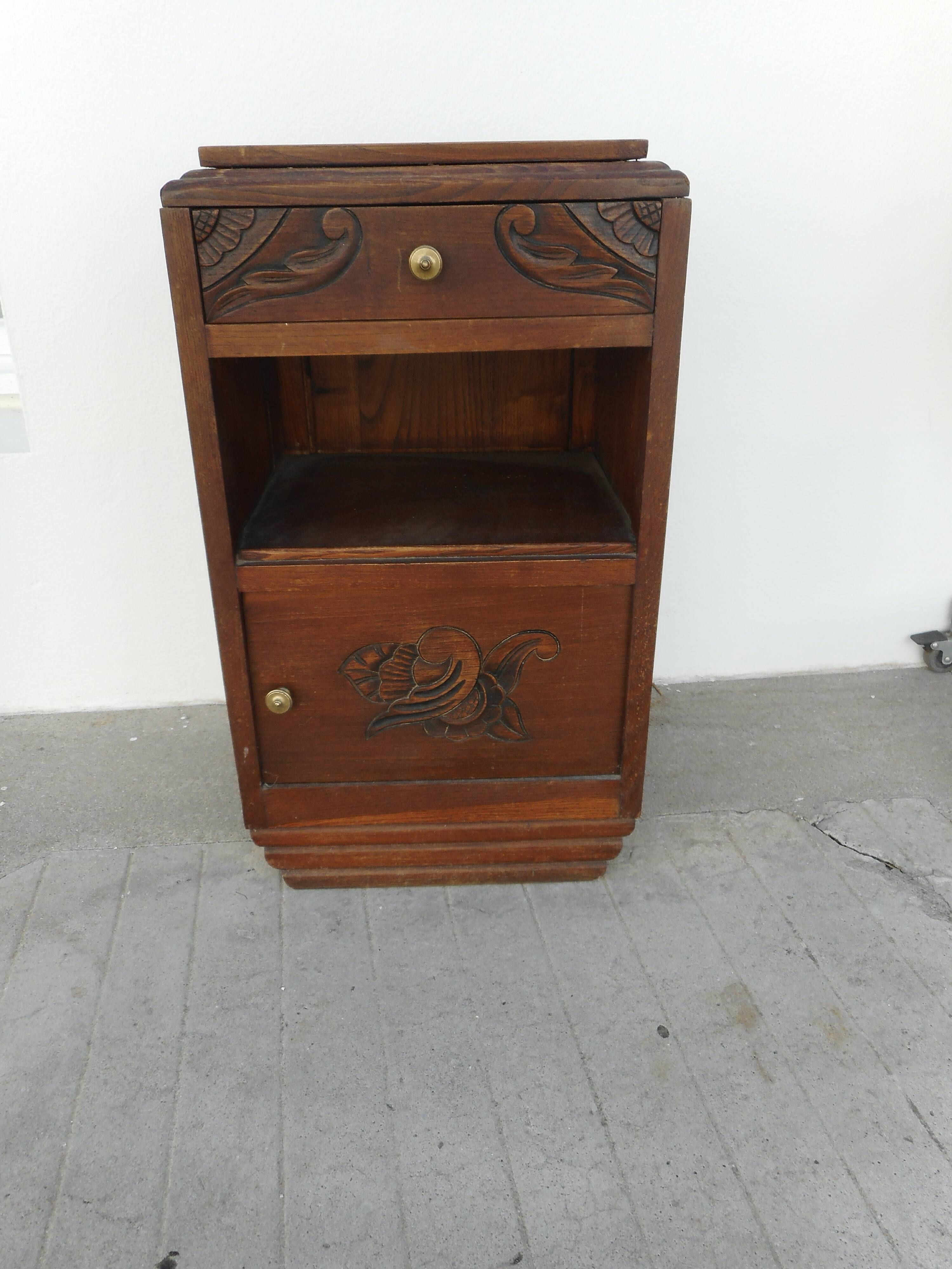 Wooden bedside table from the 20s_25