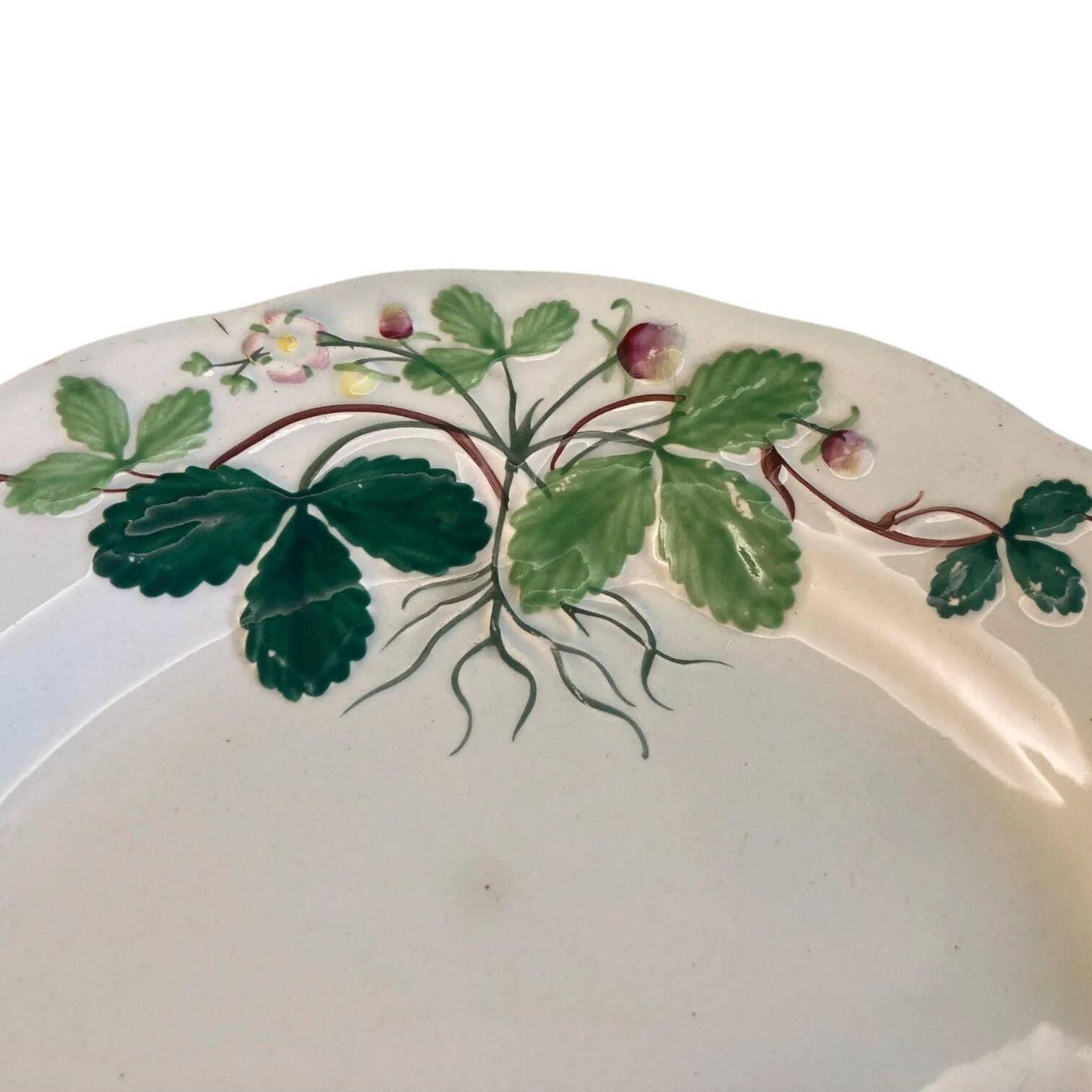 Georges Sand plate service Creil and Montereau 19th century. Strawberry barbotine.
