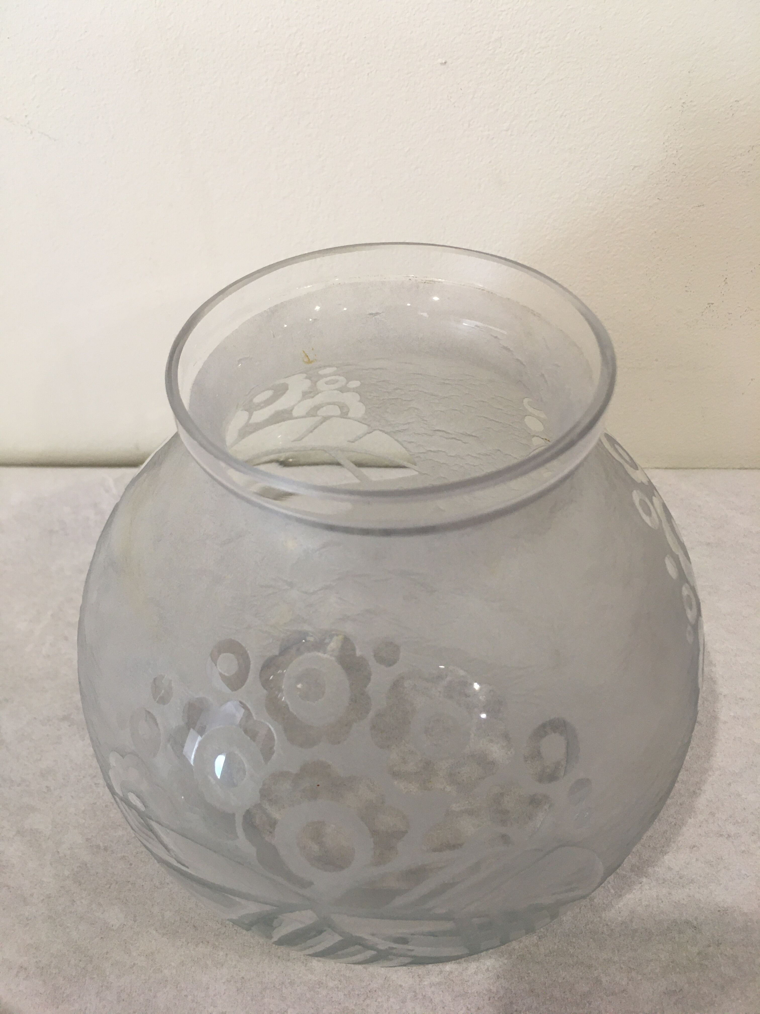 Vase ball signed Lorrain France
