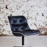 Black leather office chair by Charles Pollock for Knoll