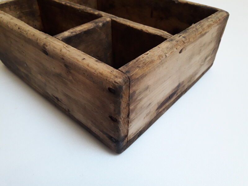 Wooden box workshop with compartments 27x22,7cm