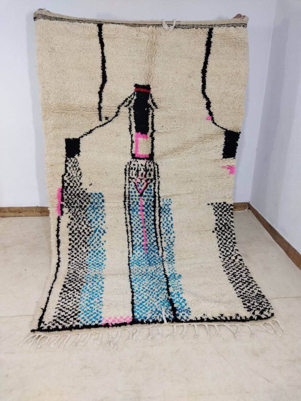 Handmade Moroccan Berber rug 253 X 155 CM