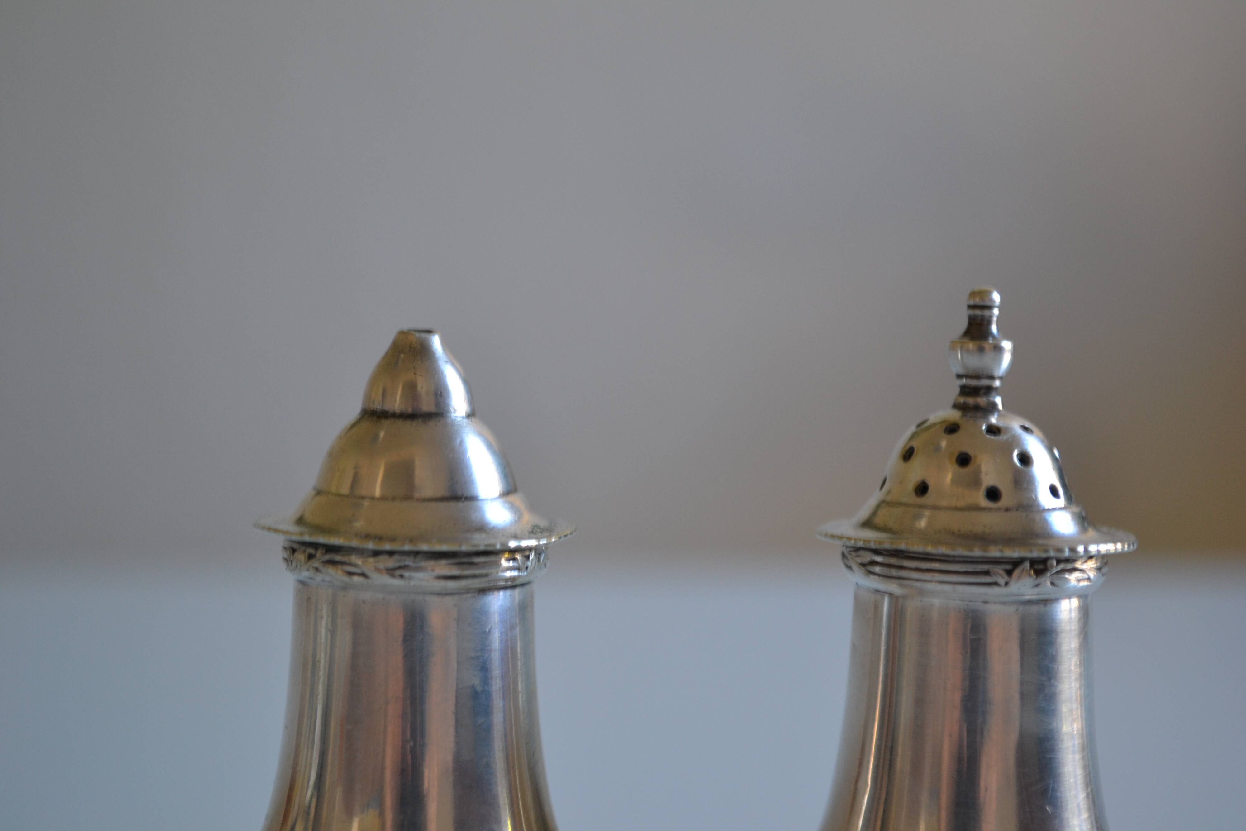 Salt and pepper shaker set, silver-plated metal, Mappin & Webb's Prince's Plate.