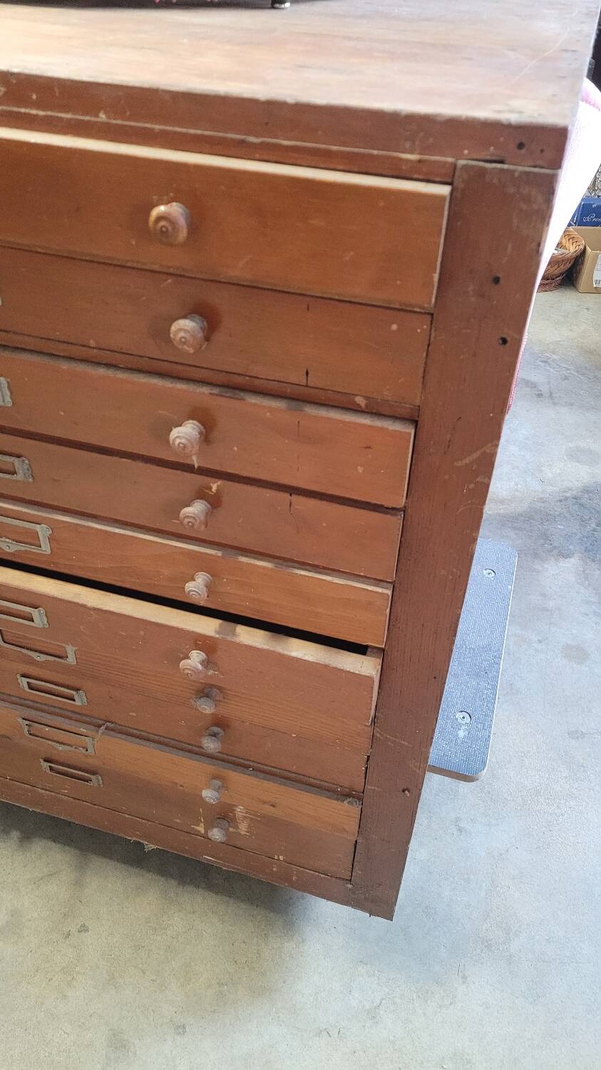 Meuble de Métier Magasin à 60 tiroirs - 1950s