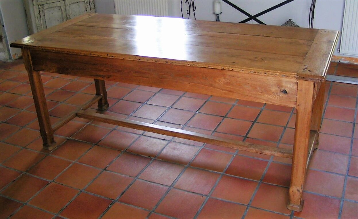 Farm table