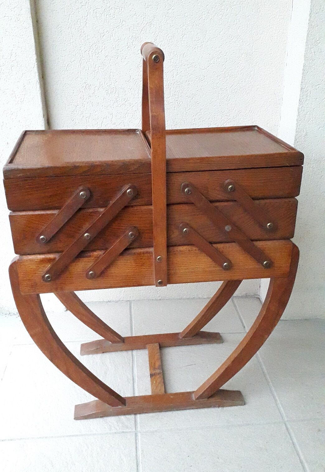 Travailleuse en bois