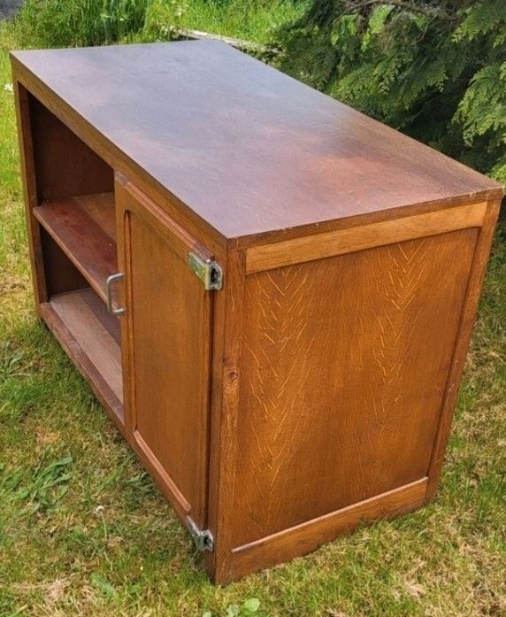 Vintage counter bank