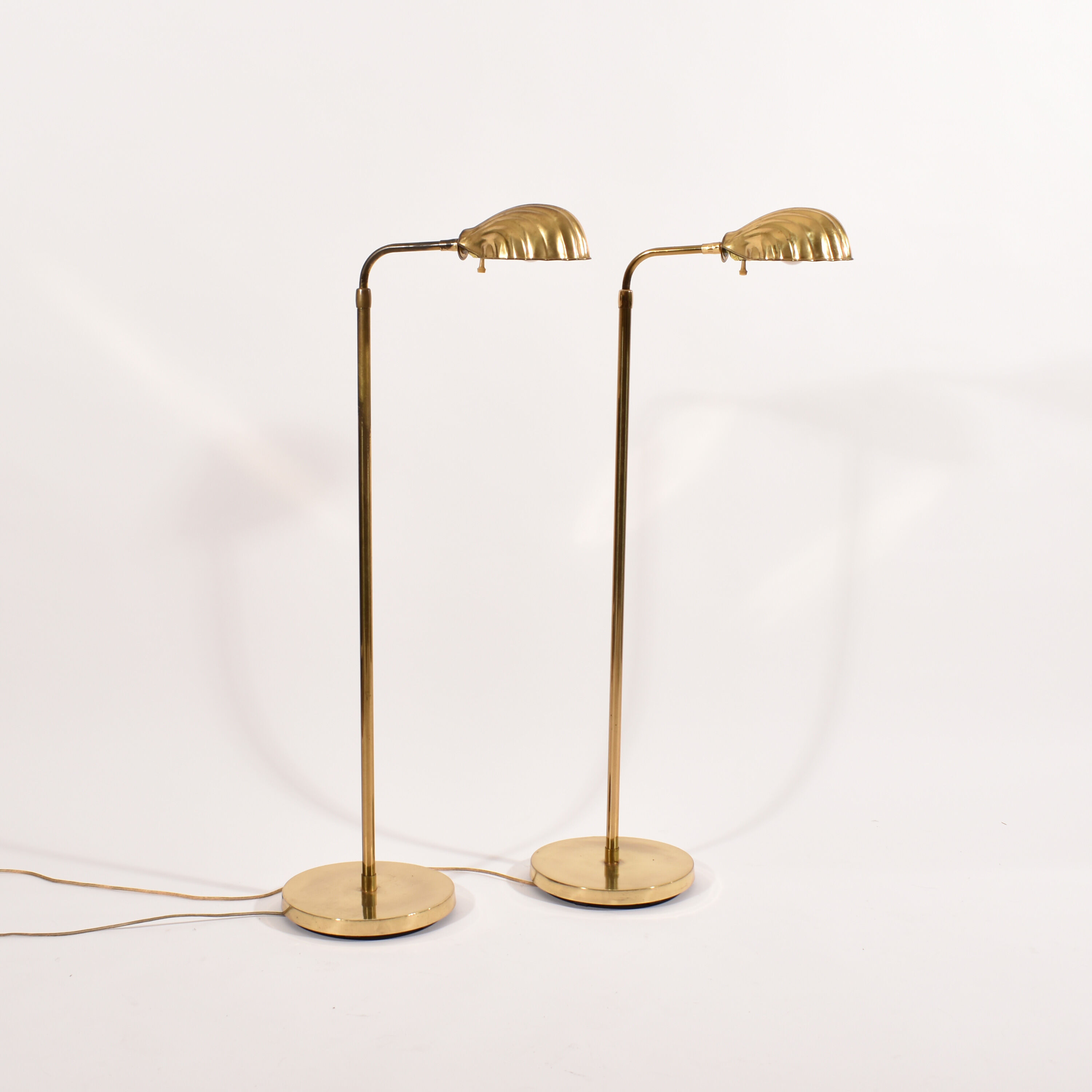 Pair of brass shell lamps, adjustable height, 1960
